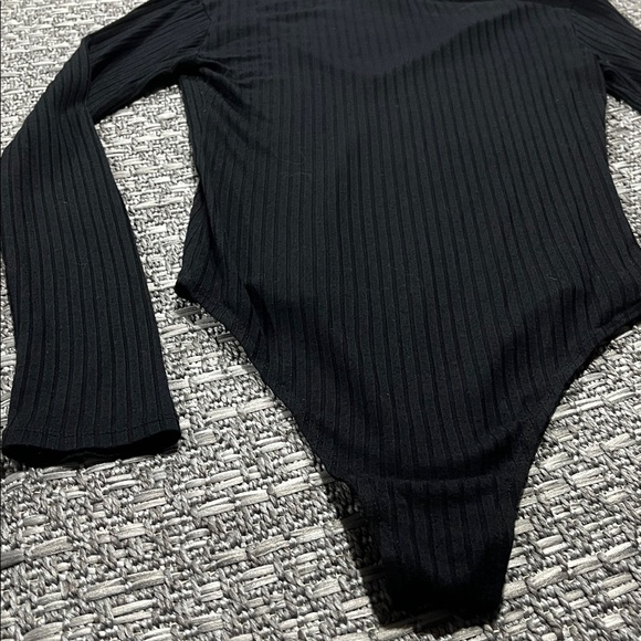 Forever 21 | Black V-Neck Long Sleeve Bodysuit - Picture 8 of 9